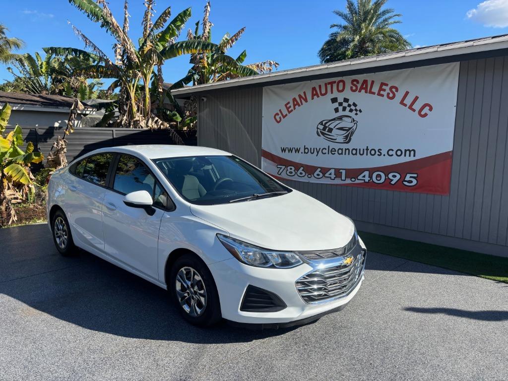 2019 Chevrolet Cruze LS Auto's photo